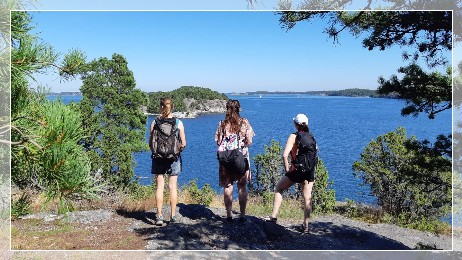 Guide Stefanie with guests